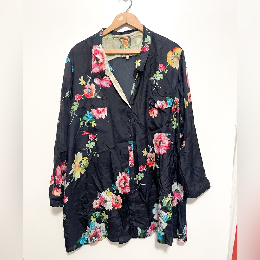 Johnny Was!! Size 2X silk shirt perfect for summer